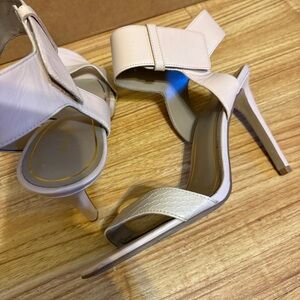 Elegant blush Nine West Heels